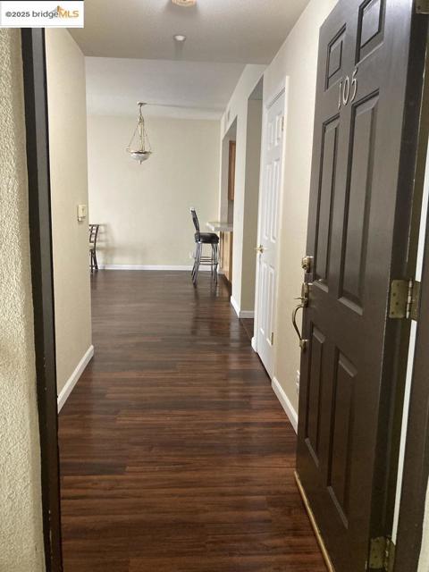 297 Tradewinds DR, San Jose CA: https://media.crmls.org/mediaz/b458ac92-f3a7-43b5-a71f-11e8d6e3c83f.jpg