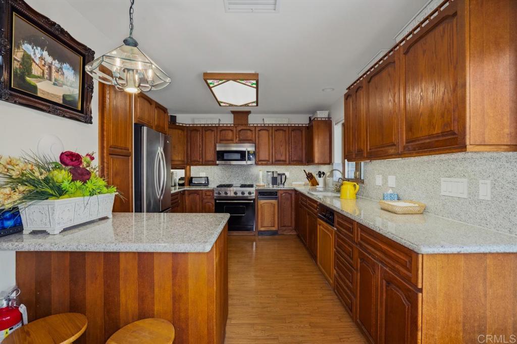 2875 Qualtrough Street - photo 9