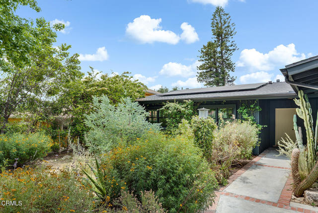 4155 Aralia Road, Altadena CA: https://media.crmls.org/mediaz/b4594ee2-78d8-4ece-89e8-ca066e2c97da.jpg