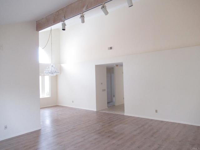 4052 Aeolia Way, Oceanside CA: https://media.crmls.org/mediaz/b459d4fd-fa82-4123-aa44-fbe3b42936de.jpg