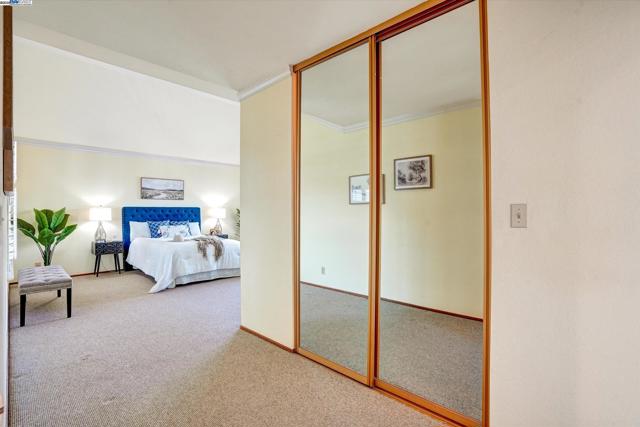 37 Clipper Drive, Alameda CA: https://media.crmls.org/mediaz/b45a3194-f567-441c-8f0f-5c3ce97a6fbf.jpg