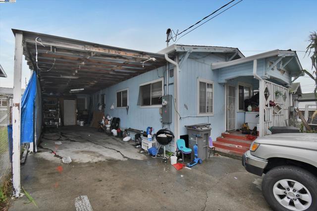 1506 52nd Ave, Oakland CA: https://media.crmls.org/mediaz/b45b2f39-5687-43e7-acce-e9d51a32f30c.jpg