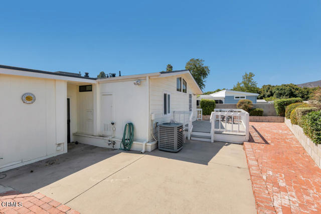 975 W Telegraph Road, Santa Paula CA: https://media.crmls.org/mediaz/b45bc494-652e-49a0-b6ff-fff72df9de6c.jpg