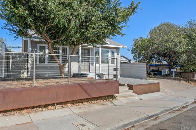 Detail Gallery Image 3 of 27 For 2503 Sumac Dr, San Diego,  CA 92105 - 2 Beds | 1 Baths