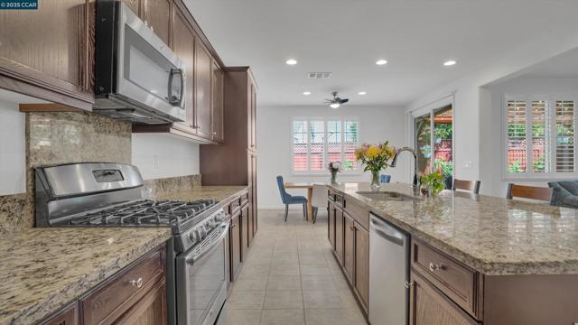 4763 Dundee St, Antioch CA: https://media.crmls.org/mediaz/b45ca300-ba44-432a-89f0-28beb0675068.jpg