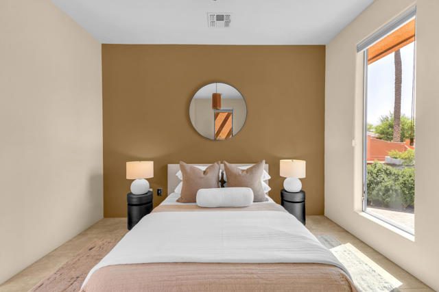 50050 Camino Privado, La Quinta CA: https://media.crmls.org/mediaz/b45ca3ee-769a-4d07-8b67-0bb0e91fe637.jpg