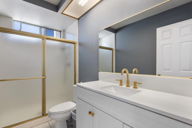 Detail Gallery Image 11 of 21 For 736 Granada Dr, Vista,  CA 92083 - 4 Beds | 2 Baths