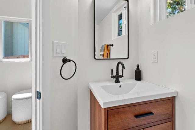 105 Vista Mar Court, Aptos CA: https://media.crmls.org/mediaz/b45d2ddf-14c5-40c3-bc35-853039556a47.jpg