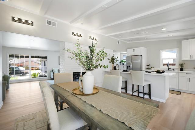 30566 Prestwick Ave, Hayward CA: https://media.crmls.org/mediaz/b45d84b7-e347-4dbd-95dd-d6a6a8931a2e.jpg