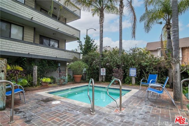 306 Bora Bora Way, Marina del Rey CA: https://media.crmls.org/mediaz/b45ddc00-96d3-492b-a2d8-ff4be989a636.jpg