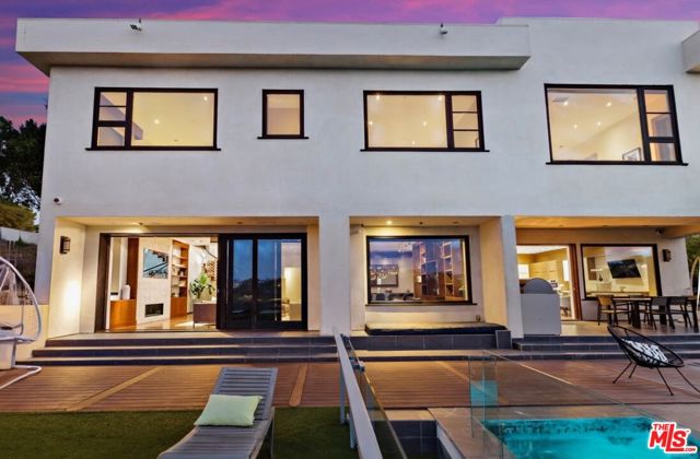1018 Stradella Road, Los Angeles CA: https://media.crmls.org/mediaz/b45dee02-791c-40b5-8ec6-ba6d769b7357.jpg