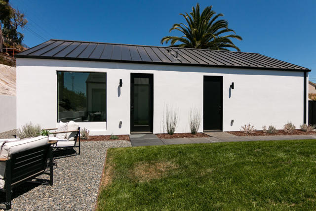 953 Colina Vista, Ventura CA: https://media.crmls.org/mediaz/b45e6f3c-db11-4cde-9a79-b09ec126b524.jpg