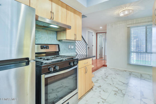 18411 Hatteras Street, Tarzana CA: https://media.crmls.org/mediaz/b45e7281-a815-4b13-9412-232140a026d6.jpg