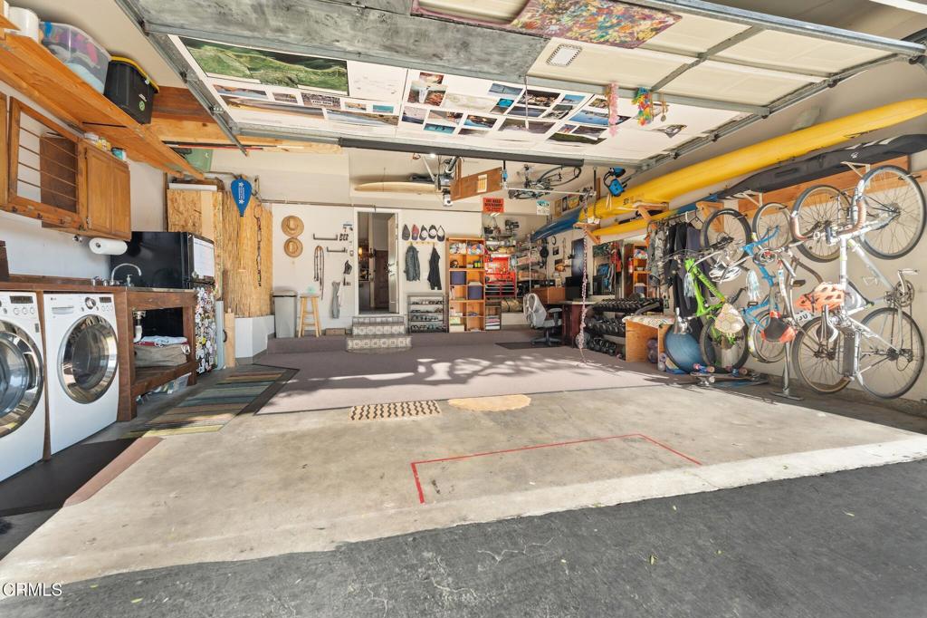 https://media.crmls.org/mediaz/b45f5df7-6040-4c0b-98f6-e0a7ad650b65.jpg?preset=X-Large