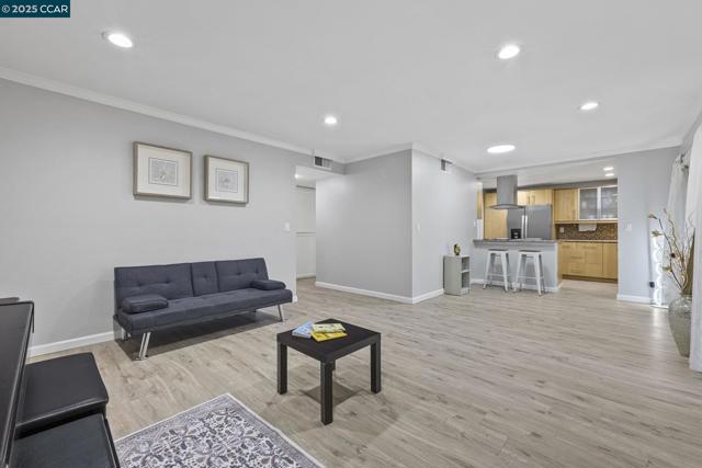 1117 Indian Summer Ct, San Jose CA: https://media.crmls.org/mediaz/b46040ee-5c60-41e2-a85e-591c410fb16c.jpg