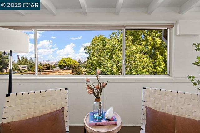 2200 Pine Knoll Dr, Walnut Creek CA: https://media.crmls.org/mediaz/b4604258-3c2d-4edc-b9ef-d0c121fc2f72.jpg