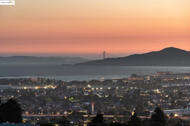 6338 Arlington Blvd, Richmond CA: https://media.crmls.org/mediaz/b460eec0-defd-456c-8e63-840ef44dfcc1.jpg