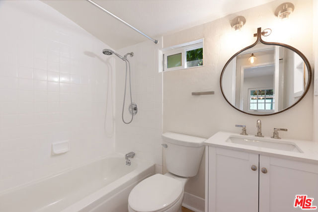 483 Sturtevant Drive, Sierra Madre CA: https://media.crmls.org/mediaz/b460fef8-87a8-4705-a27e-e56a43d04b52.jpg