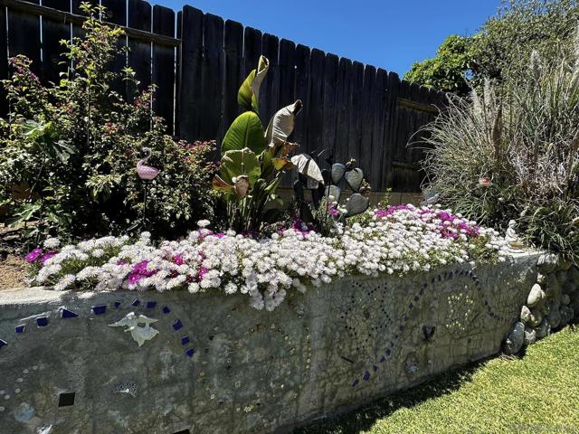 13612 El Mar Ave, Poway CA: https://media.crmls.org/mediaz/b4615399-4306-4f4f-b526-fe8395c9c567.jpg