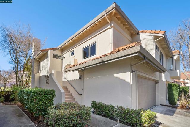 3094 Lakemont Dr, San Ramon CA: https://media.crmls.org/mediaz/b46186d5-76e8-48b1-b342-eccb89e0dd63.jpg