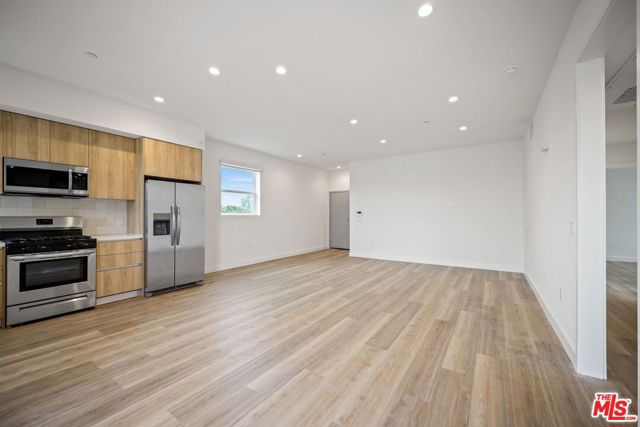 11668 Darlington Avenue, Los Angeles CA: https://media.crmls.org/mediaz/b46218ef-8f8a-4c4d-b35c-0bc59dab66ea.jpg
