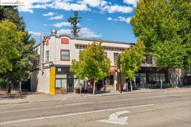 Image 3 of 34 For 6425 Telegraph Ave