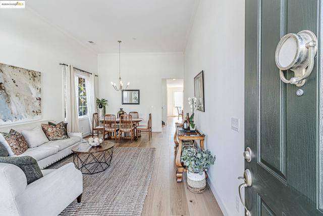 104 Seacliff Court, Richmond CA: https://media.crmls.org/mediaz/b46334a6-5aa7-466d-a57b-928ce4a27dbf.jpg