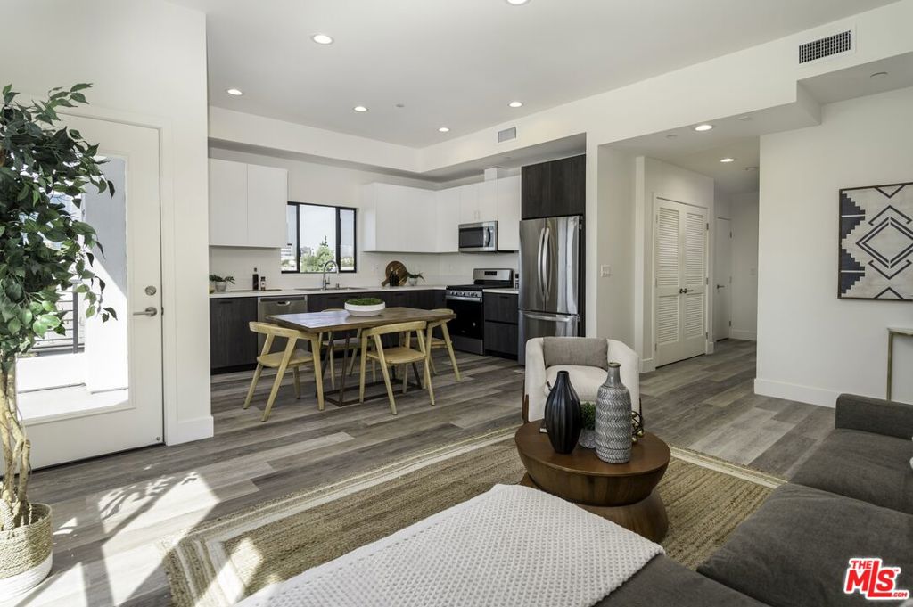 2465 Purdue Avenue #PH 3