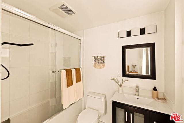 8513 Cashio Street, Los Angeles CA: https://media.crmls.org/mediaz/b463a0ee-5367-466a-87d6-fe4efd6c2012.jpg