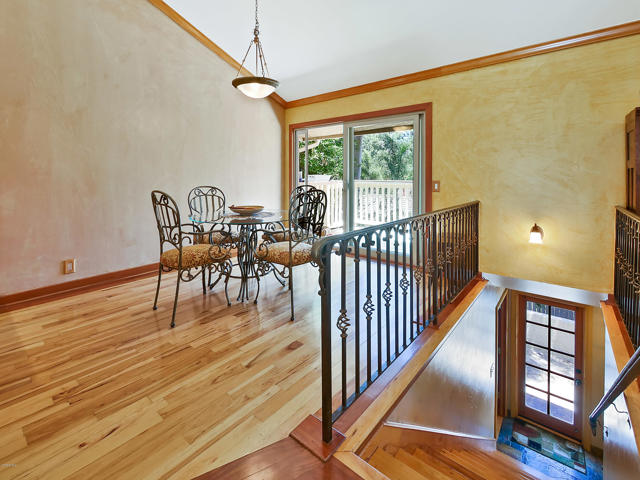 606 Calle Mirador, Oak Park CA: https://media.crmls.org/mediaz/b463e65b-e215-435f-89ec-b3c7f6675140.jpg