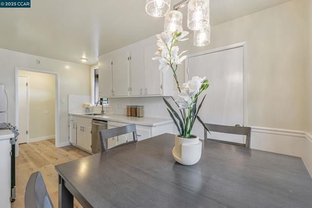 3119 Meadowbrook Dr, Concord CA: https://media.crmls.org/mediaz/b464952a-a4d5-43ad-8828-13ed702e3202.jpg