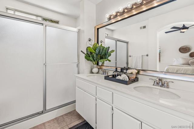 5341 Gooseberry Way, Oceanside CA: https://media.crmls.org/mediaz/b464a31f-3770-42db-b7c4-01af8bf2ca14.jpg