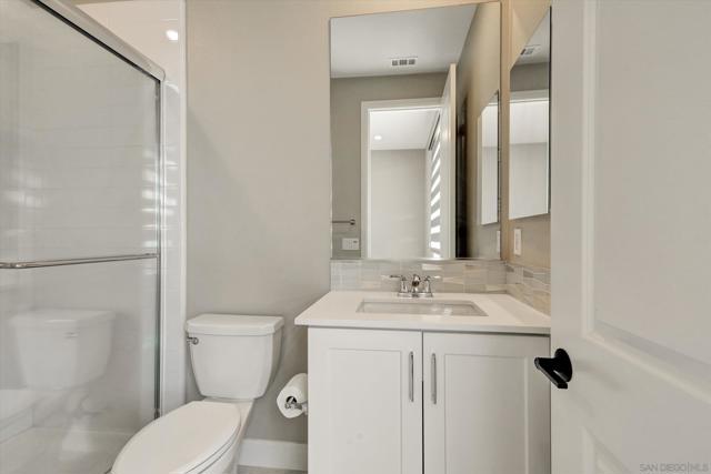 16231 Sunny Summit Dr, San Diego CA: https://media.crmls.org/mediaz/b464e771-e276-485d-aad4-386268379bbb.jpg