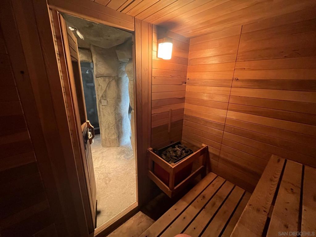 MLS #250017946SD img 22