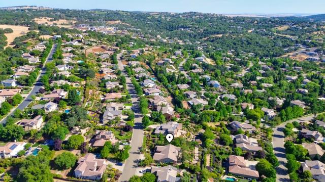 4040 Morning View Way, El Dorado Hills CA: https://media.crmls.org/mediaz/b466c885-45ed-4955-a31d-9dbab00e50c5.jpg