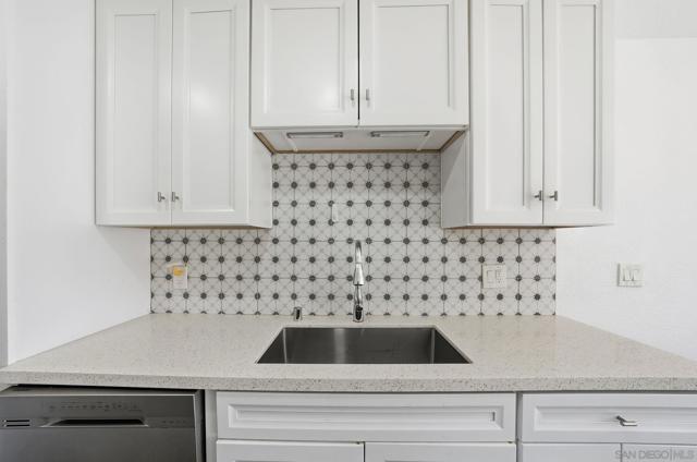 1687 Pentecost Way, San Diego CA: https://media.crmls.org/mediaz/b4673945-3b58-4c8e-a3c0-c304a0464baf.jpg