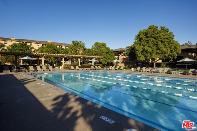 13200 Pacific Promenade, Playa Vista CA: https://media.crmls.org/mediaz/b4687757-4179-4c79-9858-d393a12069e2.jpg