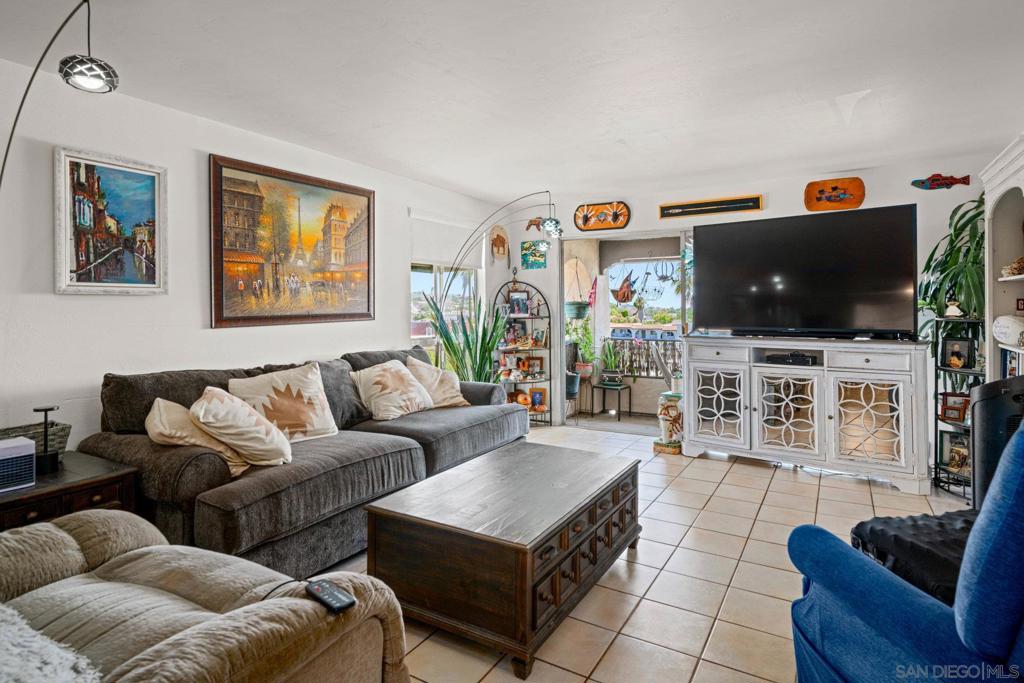 2540 Clairemont Dr - photo 16