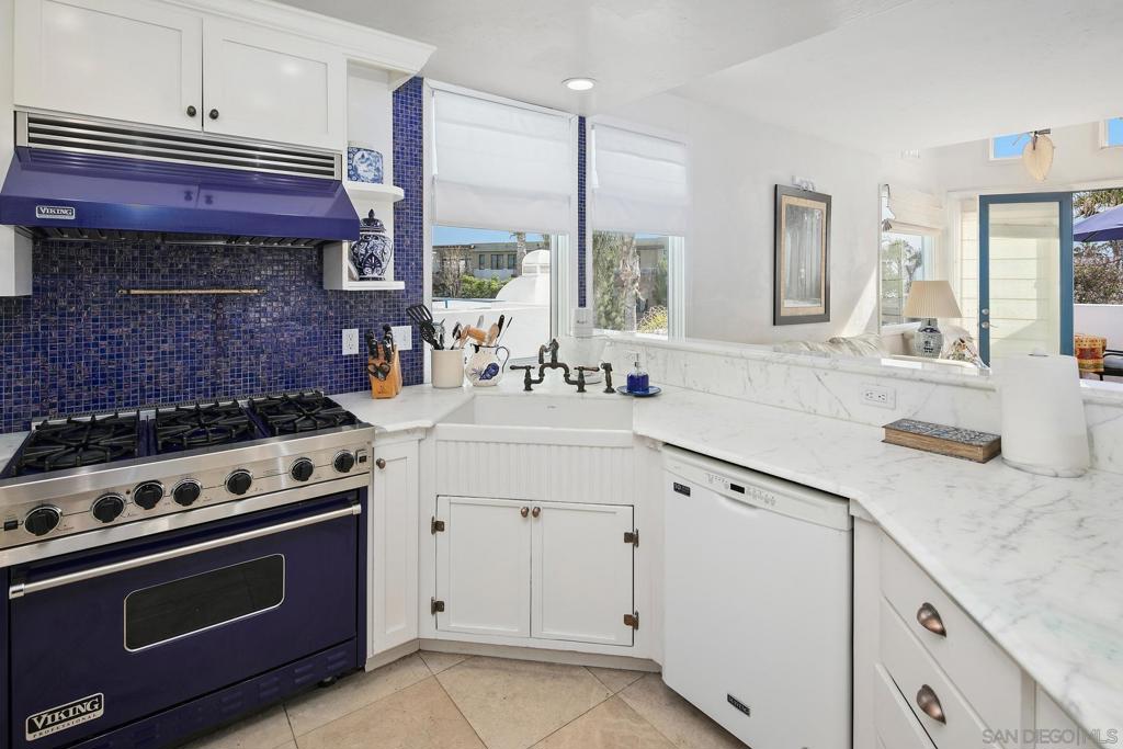 5437 La Jolla Blvd - photo 14