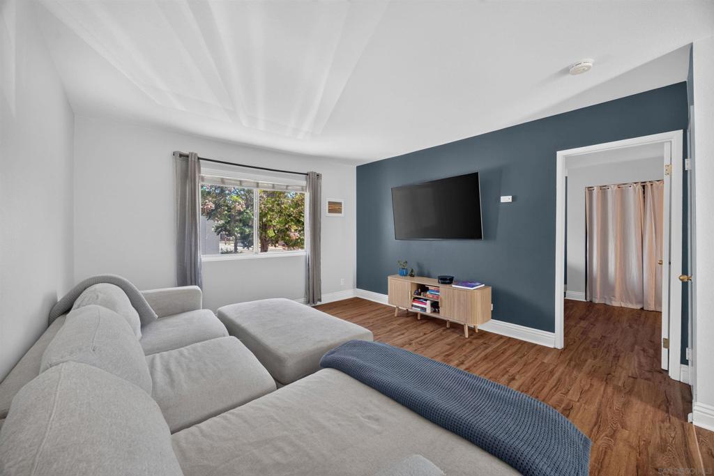 2850 Reynard Way - photo 10