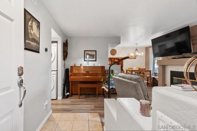 13975 Midland Rd, Poway CA: https://media.crmls.org/mediaz/b469d9e4-1501-468d-902b-dc415999461d.jpg