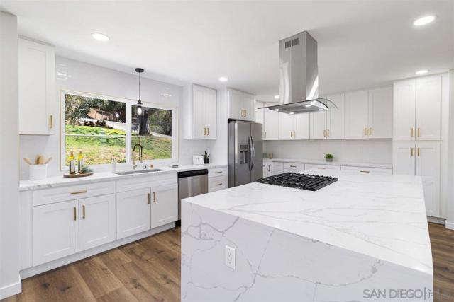 1756 Alhudson Dr, Escondido CA: https://media.crmls.org/mediaz/b46a3044-2a80-456c-9ed6-f897f67e9233.jpg
