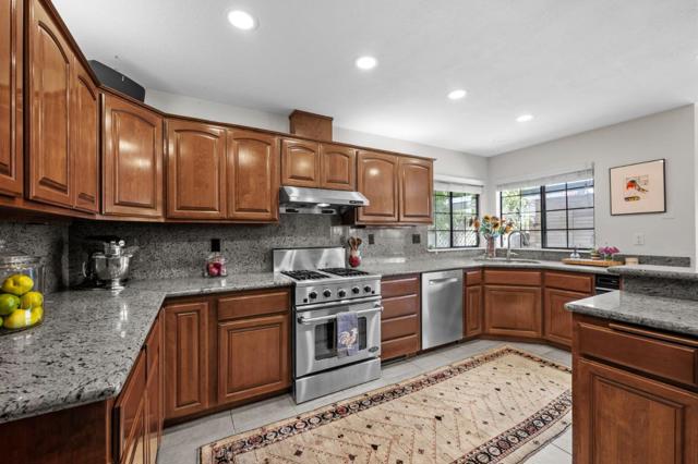 316 Valdez Avenue, Half Moon Bay CA: https://media.crmls.org/mediaz/b46af2a9-30ae-4f02-840f-9139fed97623.jpg