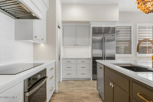 5937 Indian Terrace Drive, Simi Valley CA: https://media.crmls.org/mediaz/b46b68ba-9f65-4a9a-962f-29f54fcb0314.jpg