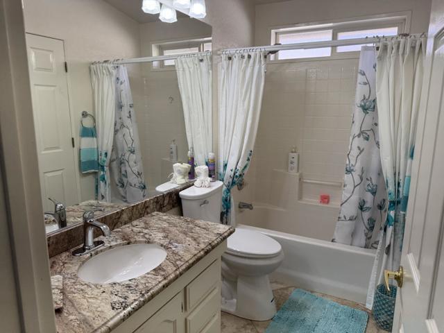 35610 Mexico Way, Thousand Palms CA: https://media.crmls.org/mediaz/b46ca7b1-ce10-4950-9d51-19433a55c99f.jpg