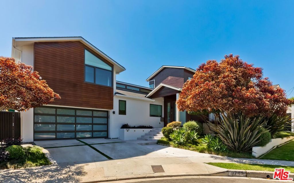9743 Kirkside Road — Traditional