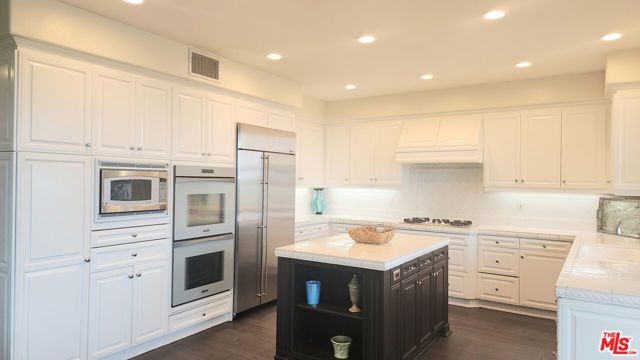 5 Marisol, Newport Coast CA: https://media.crmls.org/mediaz/b46d48c6-2203-4f93-9b81-bdaf6556248c.jpg