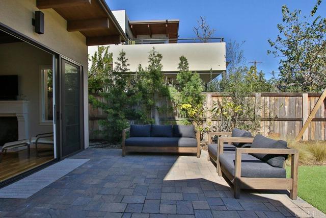 Detail Gallery Image 22 of 39 For 573 H, Coronado,  CA 92118 - 3 Beds | 3 Baths