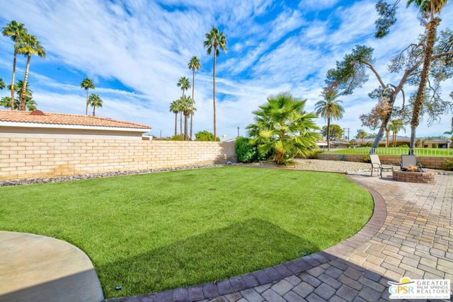 2002 S Bobolink Lane, Palm Springs CA: https://media.crmls.org/mediaz/b46dcbab-9d74-4a84-a51b-c890c42367c2.jpg