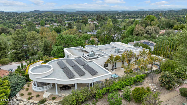 932 Rosario Drive, Thousand Oaks CA: https://media.crmls.org/mediaz/b46e3779-e1d4-4cca-857a-68484421a998.jpg